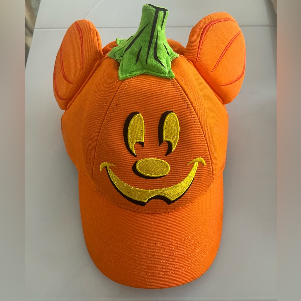 Pumpkin cap. -Adult. Please see last picture.